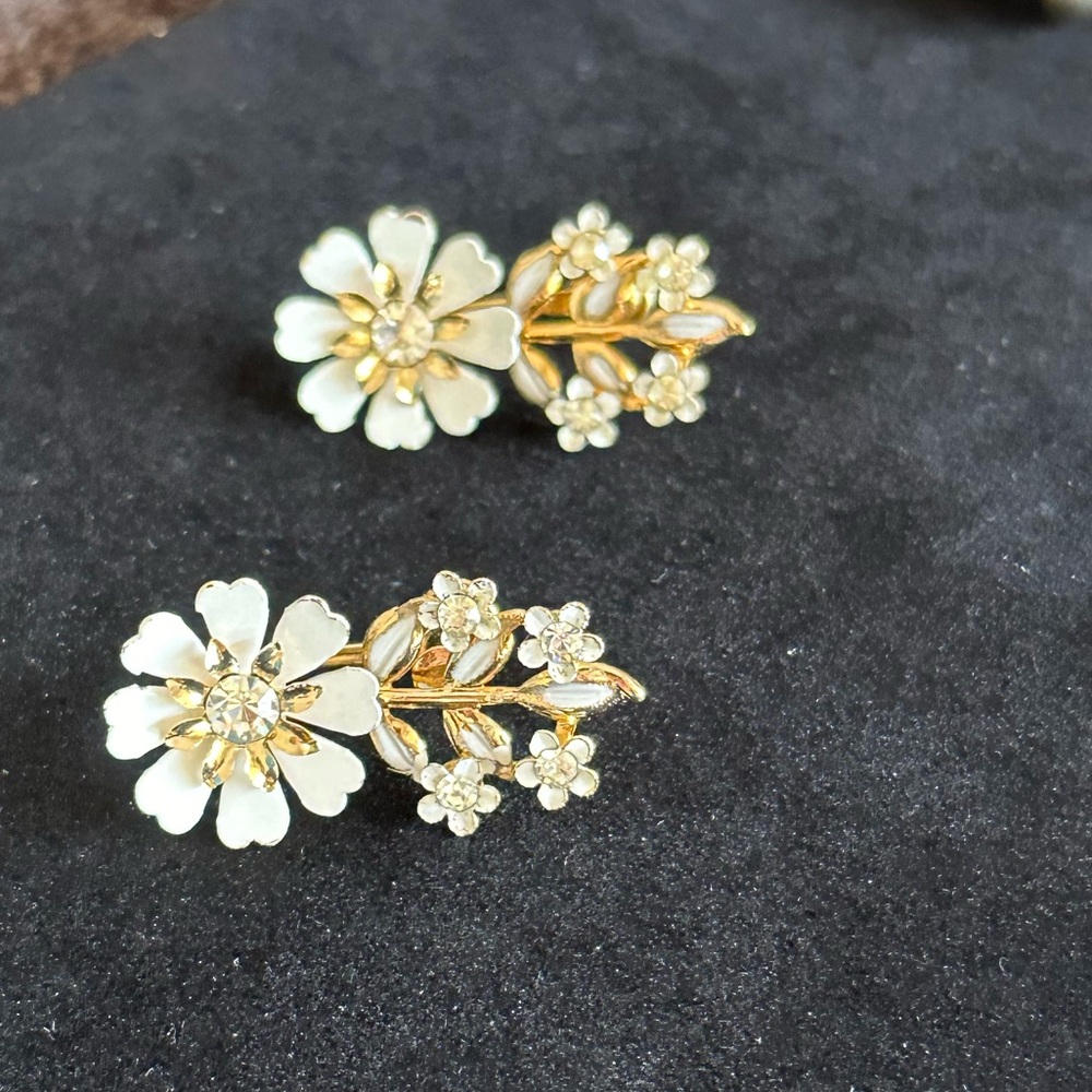 Vintage Coro Floral Screw Back Earrings